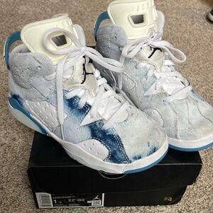 Jordan 6 Retro (PS) white/Dutch Blue-Citron Tint size 1Y. Little wear.Excellent
